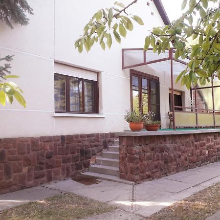 Villa Rozmaring Apartman Zánka Exterior foto